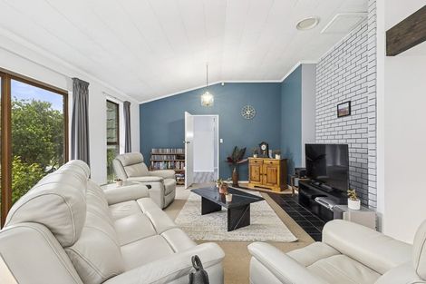 Photo of property in 14 Balliol Drive, Tawa, Wellington, 5028