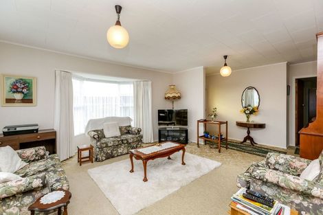 Photo of property in 10 Poplar Grove, Whalers Gate, New Plymouth, 4310
