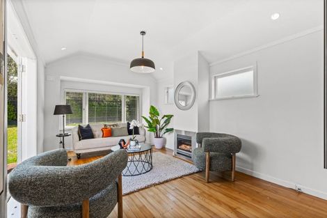 Photo of property in 28 Hanlon Crescent, Narrow Neck, Auckland, 0624