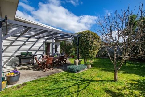 Photo of property in 4 Resolution Place, One Tree Point, 0118