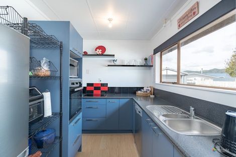 Photo of property in 44 Beaumaris Crescent, Ascot Park, Porirua, 5024