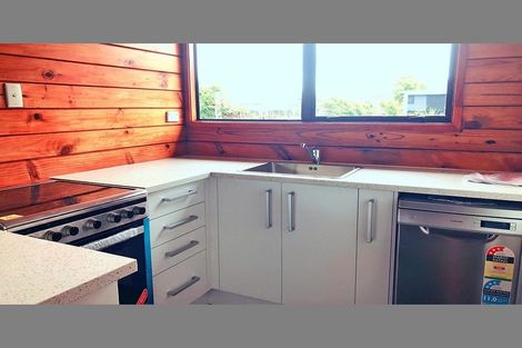 Photo of property in 2/49 Larnoch Road, Henderson, Auckland, 0610