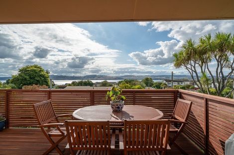 Photo of property in 19 Ingle Avenue, Waipahihi, Taupo, 3330