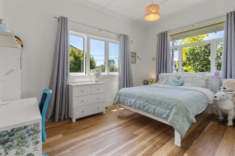 Photo of property in 1/50 Norwood Road, Bayswater, Auckland, 0622