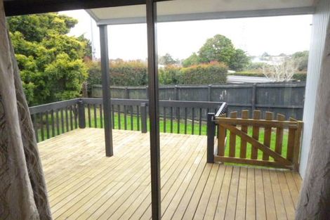 Photo of property in 1/2 Elliot Street, Howick, Auckland, 2014