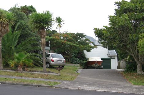 Photo of property in 22 Marina View Drive, West Harbour, Auckland, 0618