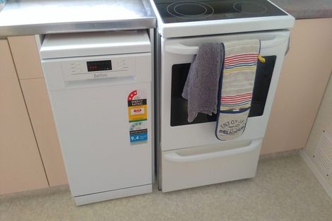 Photo of property in 7 Margaret Place, Merrilands, New Plymouth, 4312