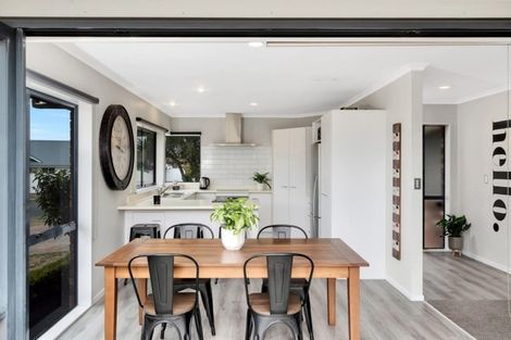 Photo of property in 14 Longview Drive, Papamoa Beach, Papamoa, 3118