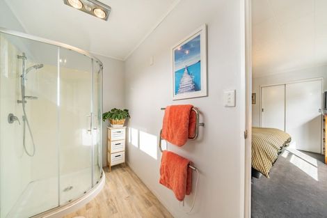 Photo of property in 3 Aniseed Grove, Timberlea, Upper Hutt, 5018