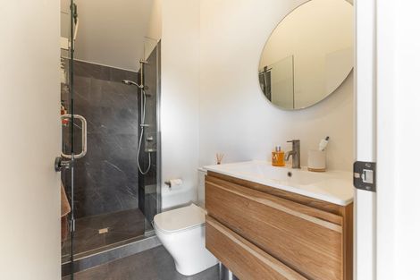 Photo of property in 5 Casterway Crescent, Jacks Point, 9371