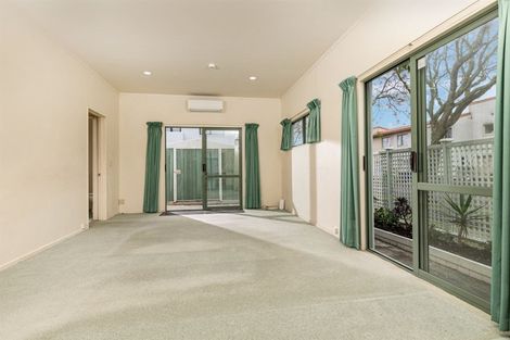 Photo of property in 16 Vitex Lane, Henderson, Auckland, 0612