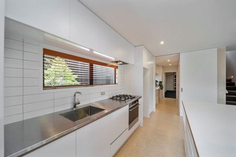 Photo of property in 28b Bayly Road, Moturoa, New Plymouth, 4310