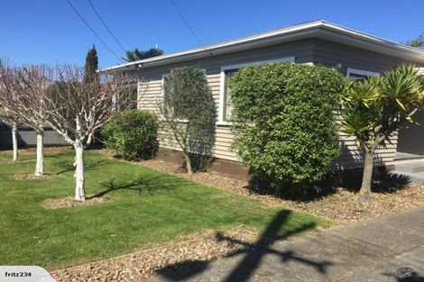 Photo of property in 11 Wittys Road, Avonhead, Christchurch, 8042
