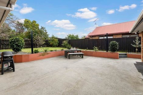 Photo of property in 15 Gardone Terrace, Conifer Grove, Takanini, 2112