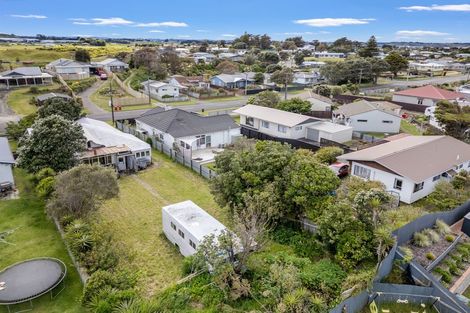 Photo of property in 115 Cornfoot Street, Castlecliff, Whanganui, 4501