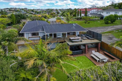 Photo of property in 33 Montclair Rise, Browns Bay, Auckland, 0630