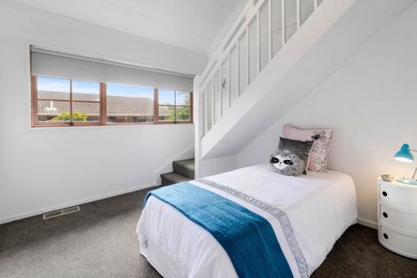 Photo of property in 10 Waitawa Place, Lynmore, Rotorua, 3010