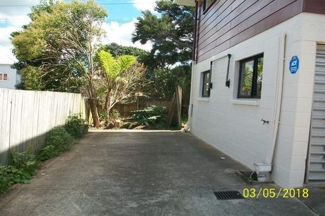 Photo of property in 2/19a Ribblesdale Road, Henderson, Auckland, 0612