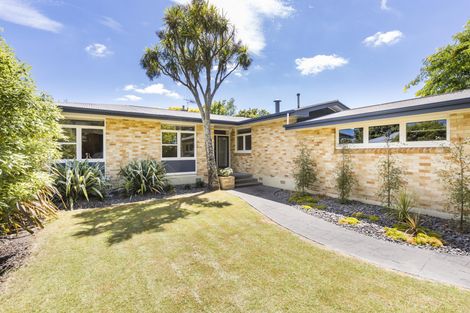 Photo of property in 19 Surrey Crescent, Hokowhitu, Palmerston North, 4410