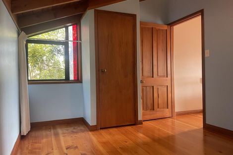 Photo of property in 18 Rayner Road, Piha, New Lynn, 0772