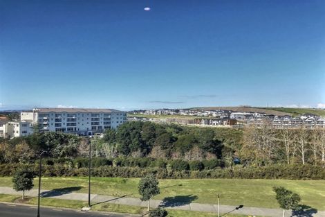 Photo of property in 10 Bine Crescent, Orewa, 0931