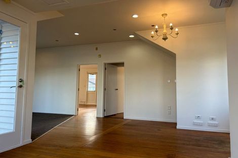 Photo of property in 35 Anzac Street, Takapuna, Auckland, 0622