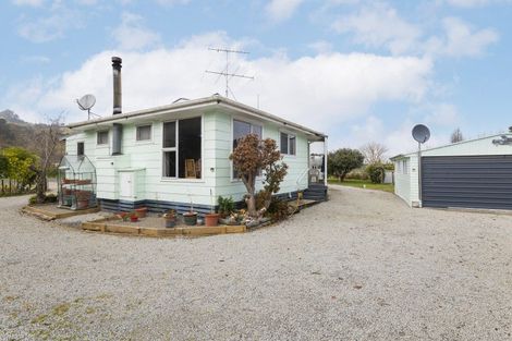 Photo of property in 13 Domain Road, Ormond, Gisborne, 4071