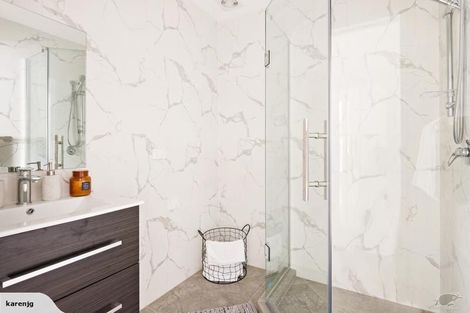 Photo of property in 32 Valhalla Drive, Beach Haven, Auckland, 0626