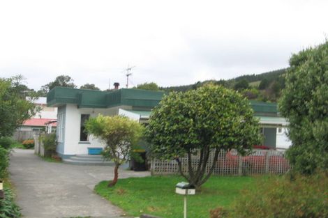Photo of property in 33a Collins Avenue, Tawa, Wellington, 5028