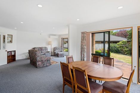 Photo of property in 30 Cranbrook Grove, Waikanae, 5036