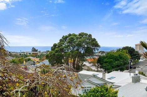 Photo of property in 103 Fulford Street, New Plymouth, 4310
