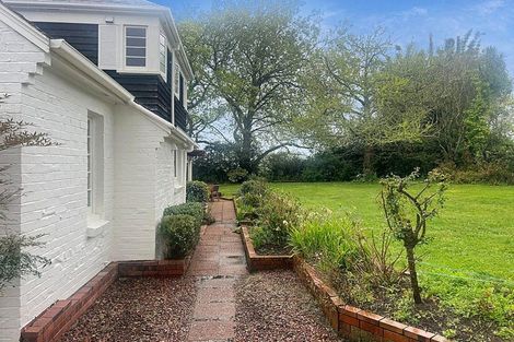 Photo of property in 86 Tawa Road, Kumeu, 0891