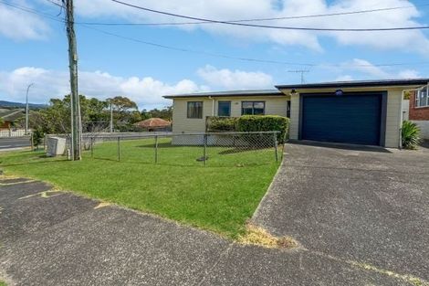 Photo of property in 43a Savoy Road, Glen Eden, Auckland, 0602