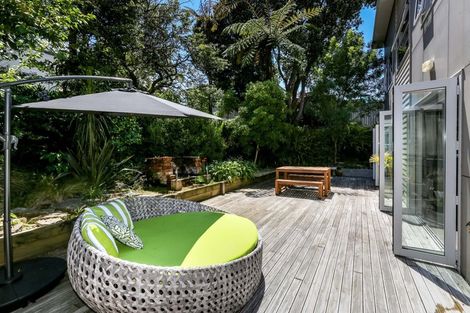 Photo of property in 30 Birdwood Avenue, Moturoa, New Plymouth, 4310