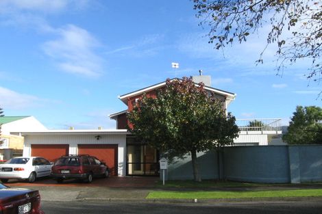 Photo of property in 10 Airdrie Avenue, Epuni, Lower Hutt, 5011
