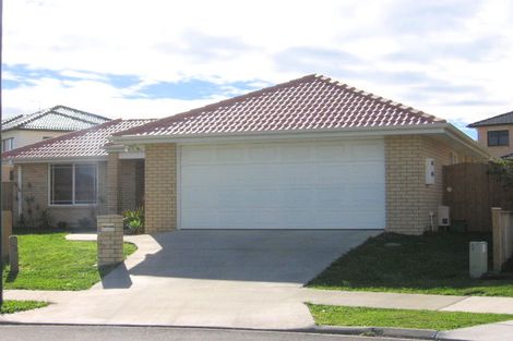 Photo of property in 16 Karson Place, Flat Bush, Auckland, 2016