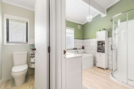 Photo of property in 120 Racecourse Road, Waiuku, 2123