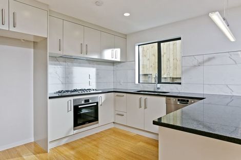 Photo of property in 62 Verran Road, Birkdale, Auckland, 0626