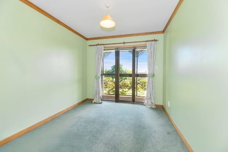 Photo of property in 80 Highland Park Drive, Highland Park, Auckland, 2010