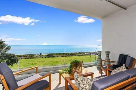 Photo of property in The Reef, 93 Saint Aubyn Street, New Plymouth, 4310