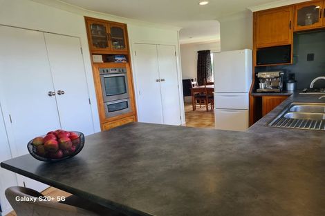 Photo of property in 17 Brewster Road, Pukekawa, Tuakau, 2696