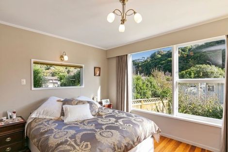 Photo of property in 5 Silverbirch Grove, Churton Park, Wellington, 6037
