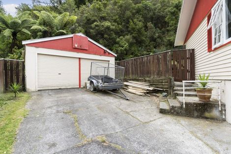 Photo of property in 10 Waipuna Grove, Stokes Valley, Lower Hutt, 5019