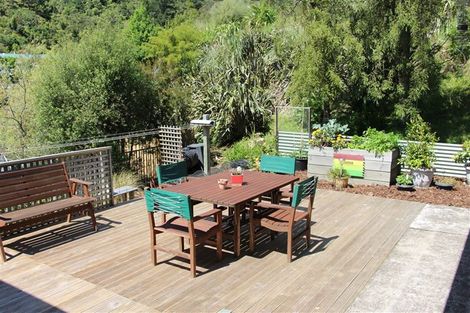 Photo of property in 5 Seaview Crescent, Picton, 7220