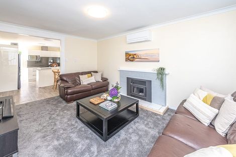 Photo of property in 5 Raupo Street, Castlecliff, Whanganui, 4501