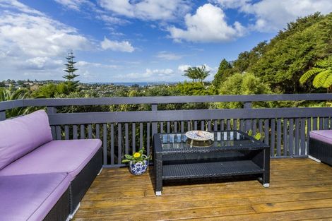 Photo of property in 2/813 East Coast Road, Northcross, Auckland, 0630
