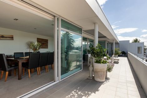 Photo of property in Palm Cove Apartments, 302/6 Tawa Street, Mount Maunganui, 3116