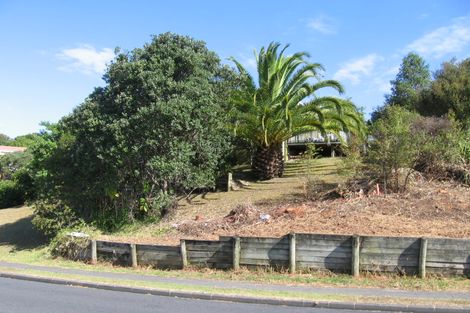 Photo of property in 2 Penguin Drive, Murrays Bay, Auckland, 0630
