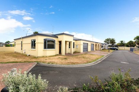 Photo of property in 13 Sudbury Court, Rototuna North, Hamilton, 3210