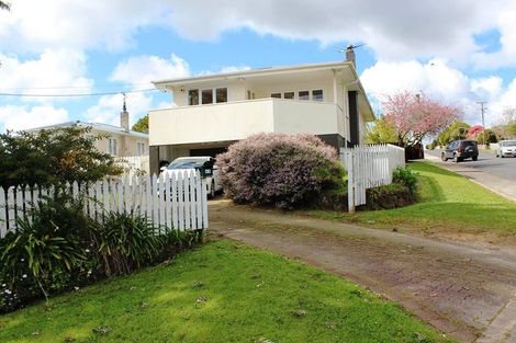 Photo of property in 43 Orams Road, Hillpark, Auckland, 2102